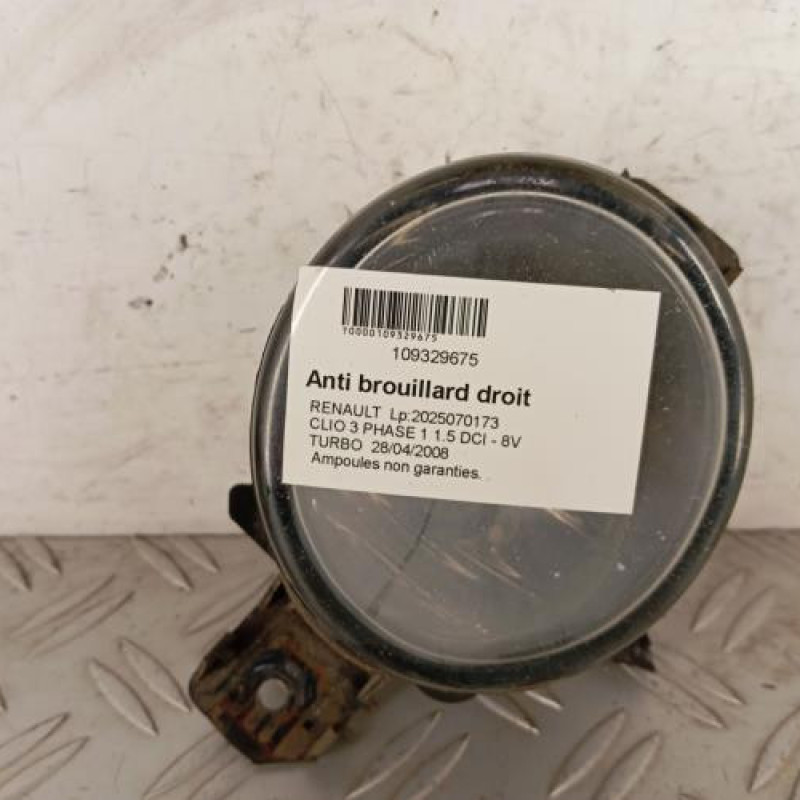 Anti brouillard droit (feux) RENAULT CLIO 3 Anti brouillard droit (feux) RENAULT CLIO 3