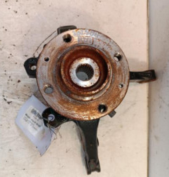 Moyeu avant droit OPEL CORSA F Photo n°1