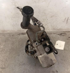Pompe de direction PEUGEOT 5008 1