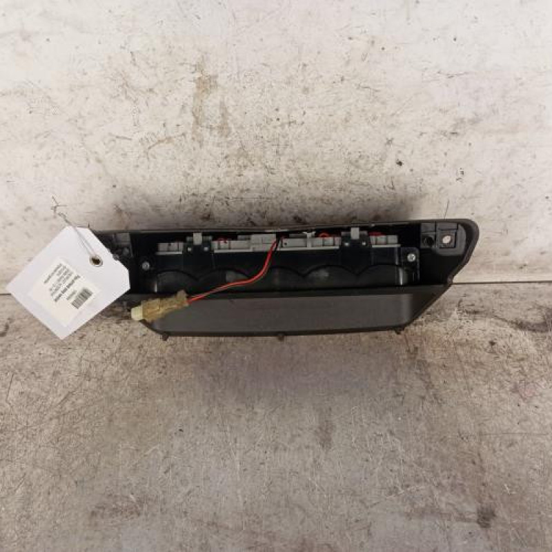 Feu arriere stop central CHEVROLET SPARK Feu arriere stop central CHEVROLET SPARK