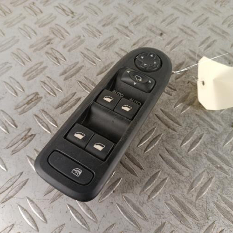 Interrupteur de leve vitre avant gauche CITROEN C3 2