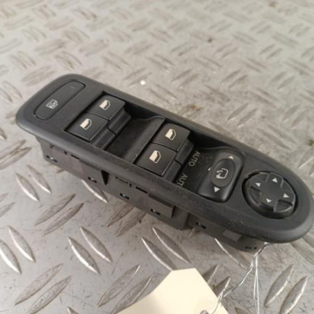 Interrupteur de leve vitre avant gauche CITROEN C3 2