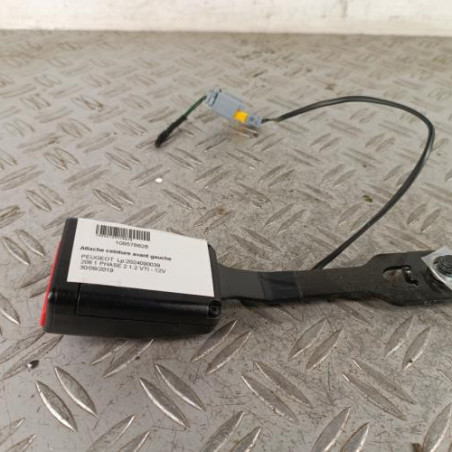 Attache ceinture avant gauche PEUGEOT 208 1 Photo n°1