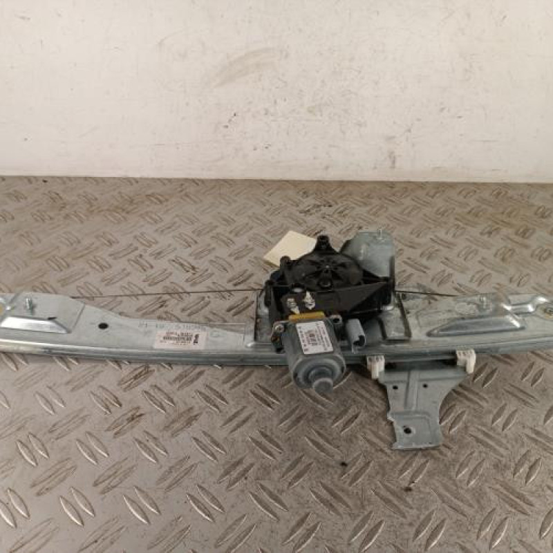 Leve vitre electrique avant gauche PEUGEOT 208 1