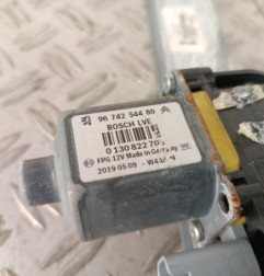 Leve vitre electrique avant gauche PEUGEOT 208 1 Photo n°3