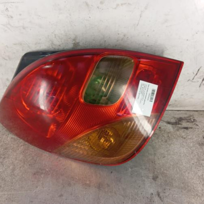 Feu arriere principal gauche (feux) TOYOTA COROLLA VERSO 1