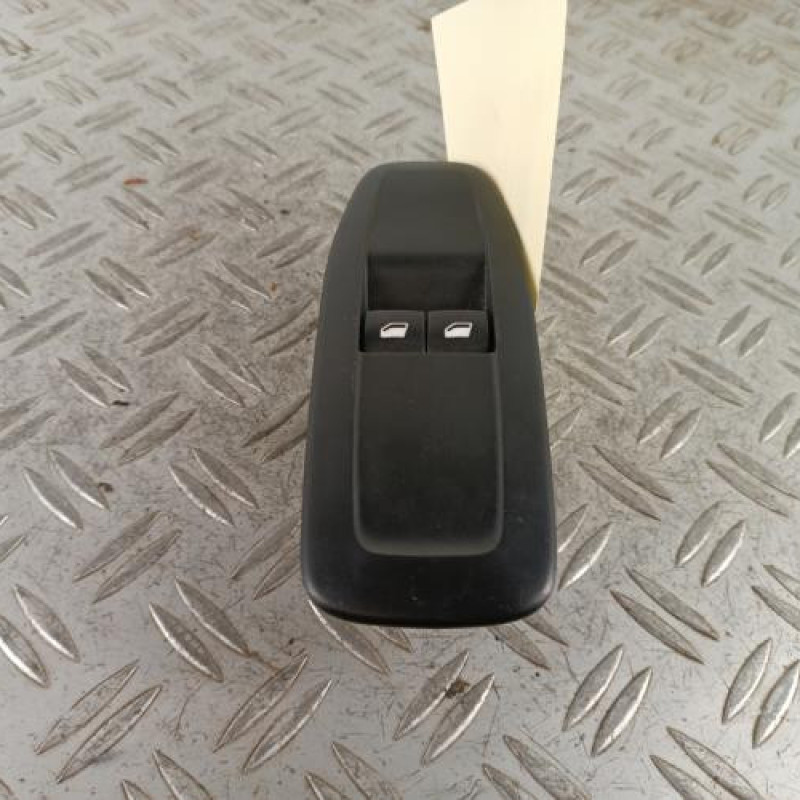 Interrupteur de leve vitre avant gauche PEUGEOT 208 1