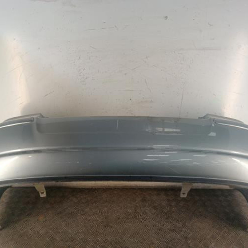 Pare choc arriere TOYOTA AVENSIS 2