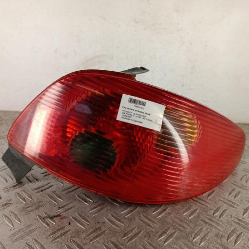 Feu arriere principal droit (feux) PEUGEOT 206 Feu arriere principal droit (feux) PEUGEOT 206