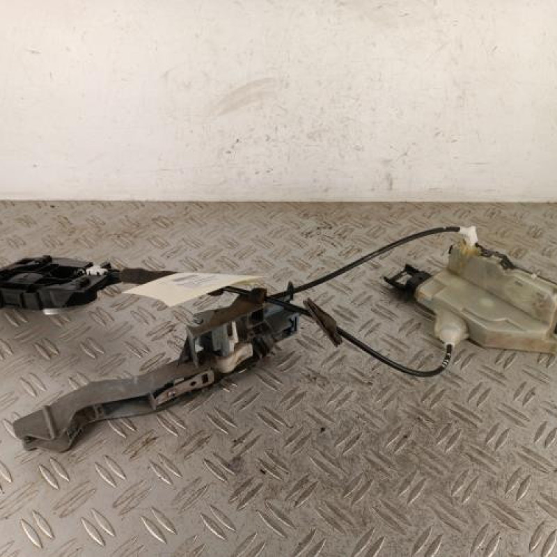 Serrure avant droit CITROEN C3 2