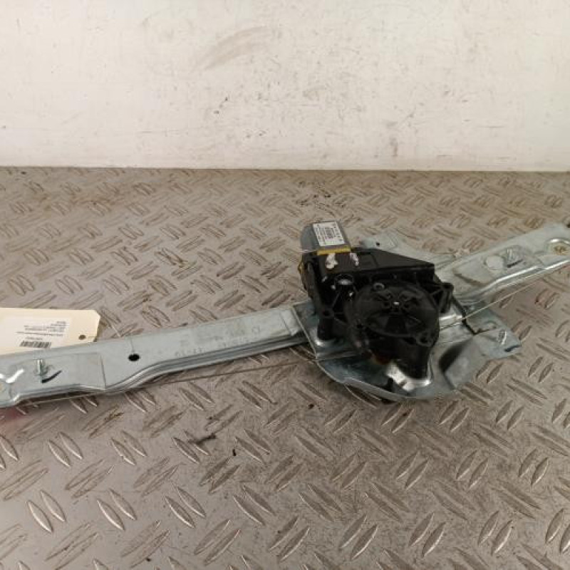 Leve vitre electrique avant droit PEUGEOT 208 1
