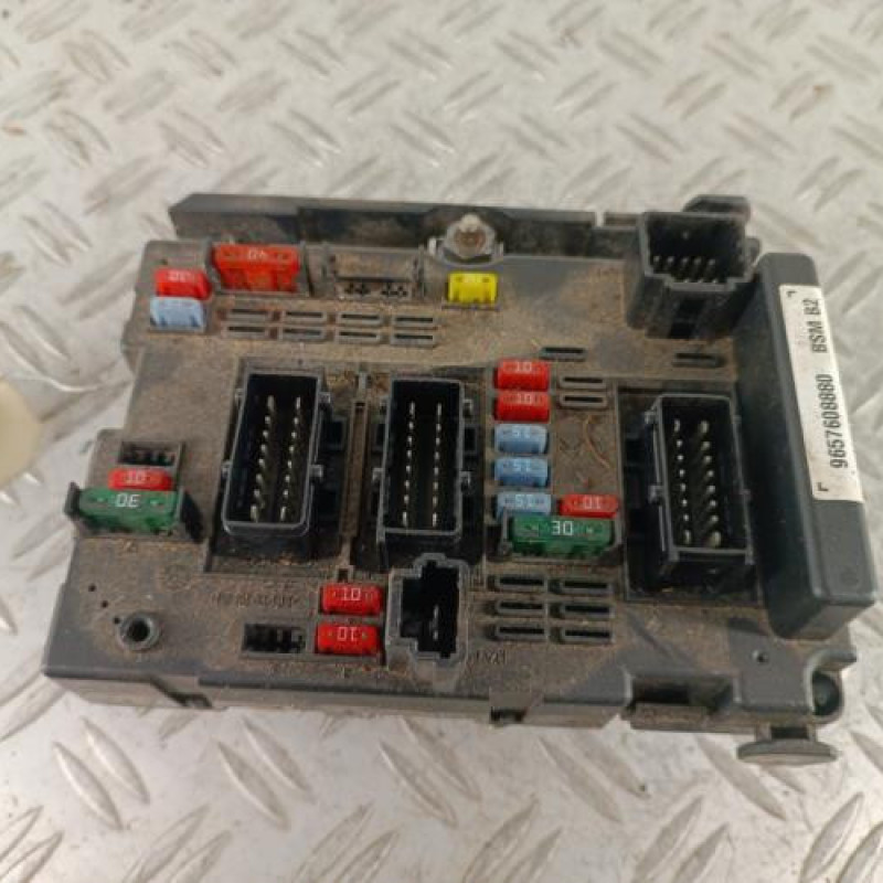 Boitier servitude moteur (BSM) PEUGEOT 206 Boitier servitude moteur (BSM) PEUGEOT 206