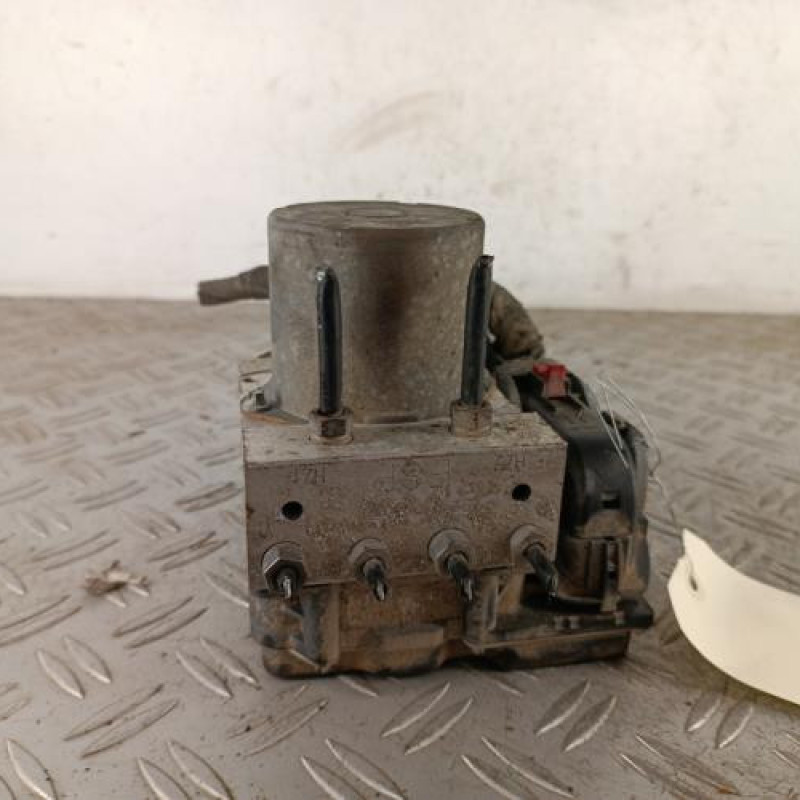 Bloc ABS (freins anti-blocage) AUDI A4 3 Bloc ABS (freins anti-blocage) AUDI A4 3