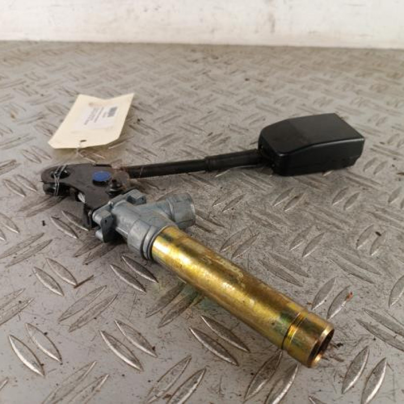 Attache ceinture avant gauche PEUGEOT 306