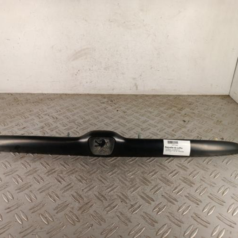 Baguette de coffre PEUGEOT 206 Baguette de coffre PEUGEOT 206