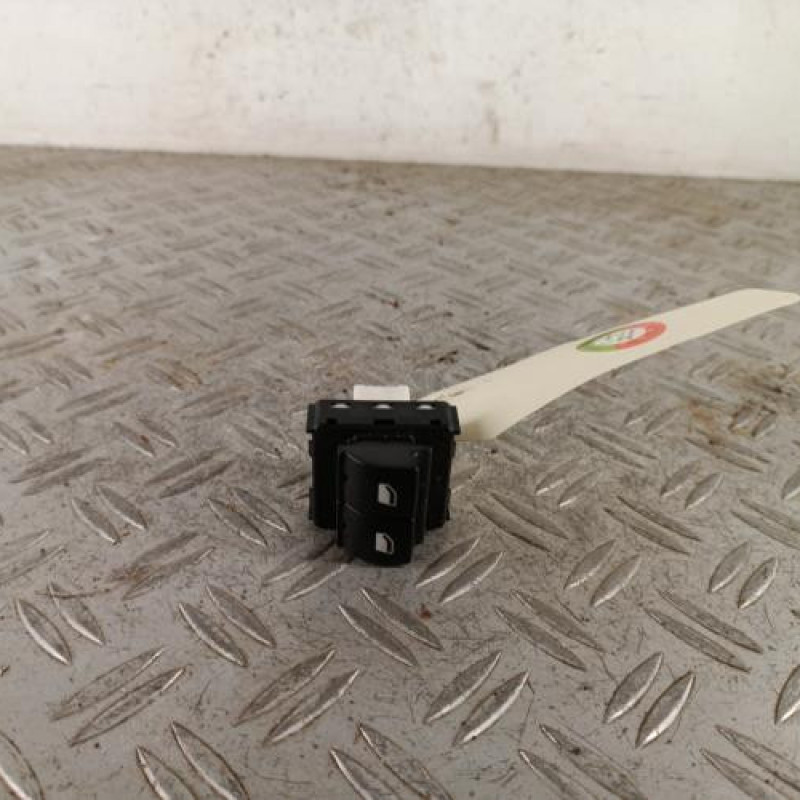 Interrupteur de leve vitre avant gauche CITROEN C4 CACTUS