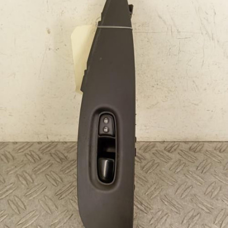 Interrupteur de leve vitre avant droit NISSAN QASHQAI 2 Photo n°1
