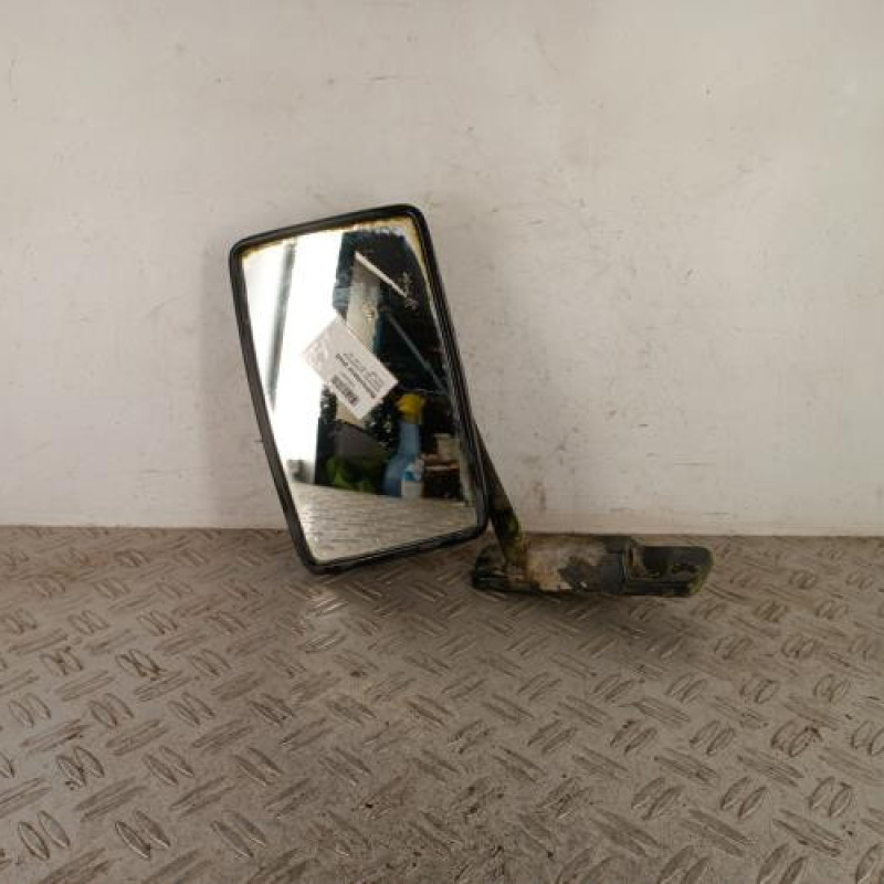 Retroviseur droit MERCEDES SERIE L 601 Retroviseur droit MERCEDES SERIE L 601