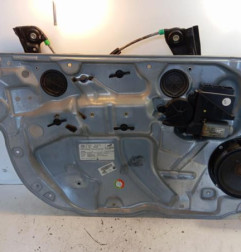 Leve vitre electrique avant gauche VOLKSWAGEN POLO 4 Photo n°1