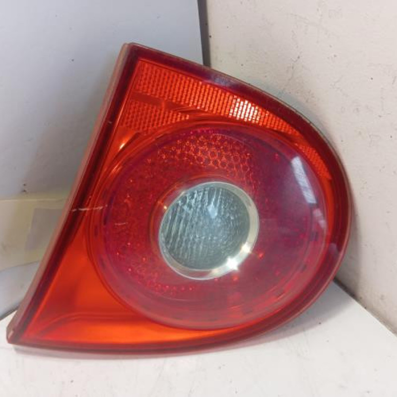 Feu arriere secondaire droit (feux) VOLKSWAGEN GOLF 5 Feu arriere secondaire droit (feux) VOLKSWAGEN GOLF 5