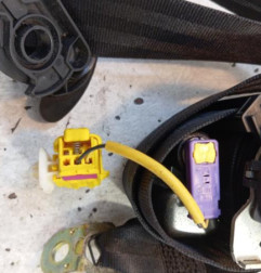 Ceinture avant droit VOLKSWAGEN GOLF 5 Photo n°3