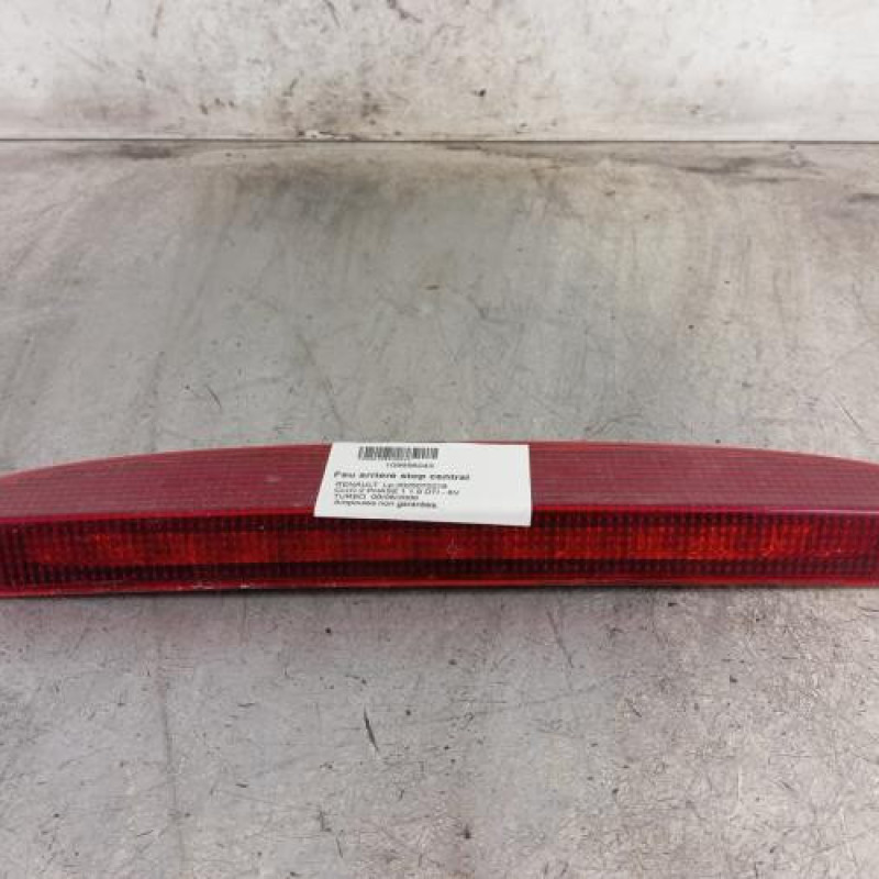 Feu arriere stop central RENAULT CLIO 2 Feu arriere stop central RENAULT CLIO 2