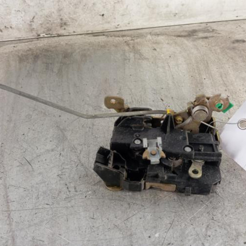 Serrure avant gauche RENAULT KANGOO 1 Serrure avant gauche RENAULT KANGOO 1