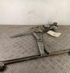 Leve vitre electrique arriere droit TOYOTA COROLLA VERSO 2 Photo n°1