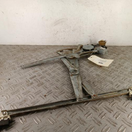 Leve vitre electrique arriere droit TOYOTA COROLLA VERSO 2 Photo n°1