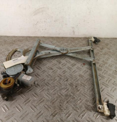 Leve vitre electrique arriere gauche TOYOTA COROLLA VERSO 2 Photo n°1