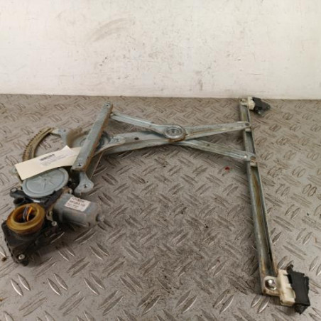 Leve vitre electrique arriere gauche TOYOTA COROLLA VERSO 2 Photo n°1