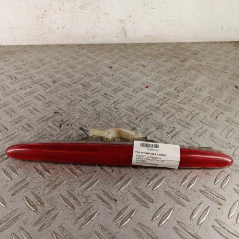 Feu arriere stop central RENAULT SCENIC 1 Feu arriere stop central RENAULT SCENIC 1