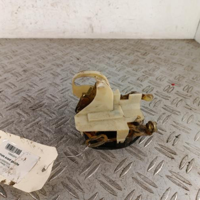 Serrure avant gauche OPEL CORSA B