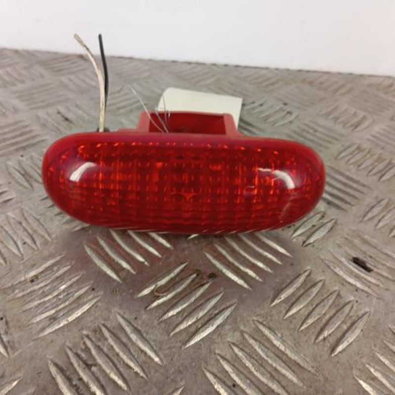 Feu arriere stop central RENAULT TRAFIC 2 Feu arriere stop central RENAULT TRAFIC 2