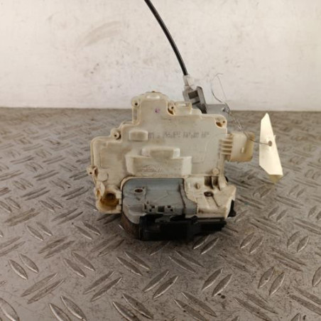 Serrure avant droit AUDI A4 2