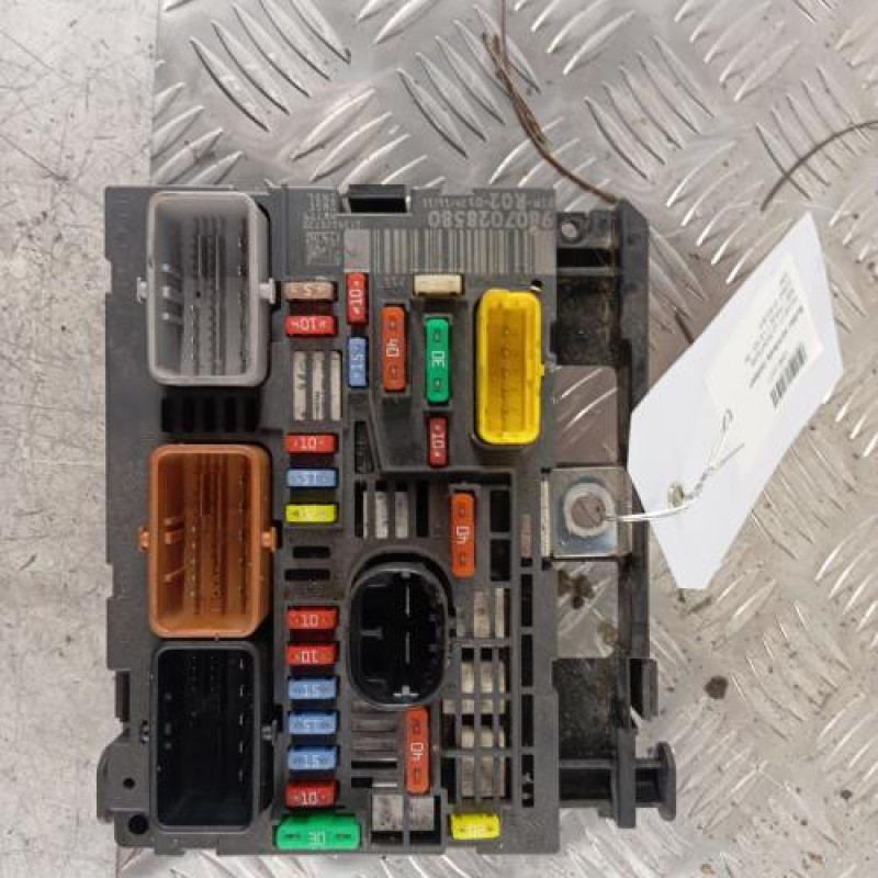 Boitier servitude moteur (BSM) PEUGEOT 3008 1