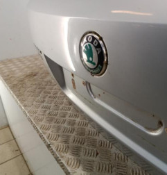 Malle/Hayon arriere SKODA FABIA 2