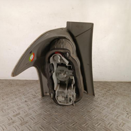 Feu arriere principal droit (feux) TOYOTA COROLLA VERSO 2