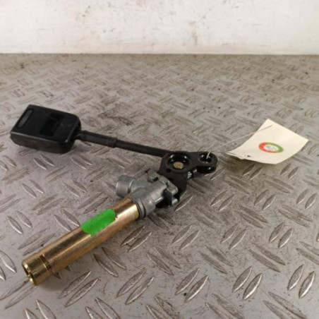 Attache ceinture avant gauche PEUGEOT 306
