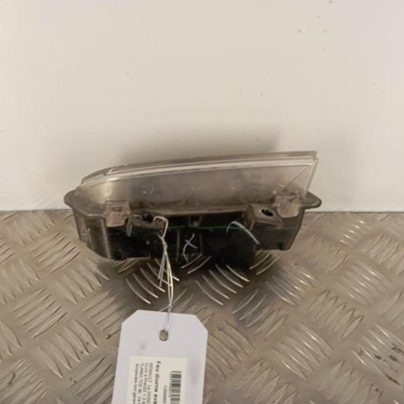 Feu diurne avant droit RENAULT CLIO 4 Feu diurne avant droit RENAULT CLIO 4