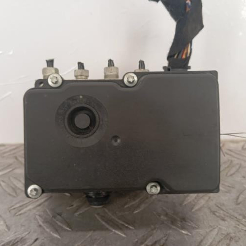 Bloc ABS (freins anti-blocage) OPEL CORSA D