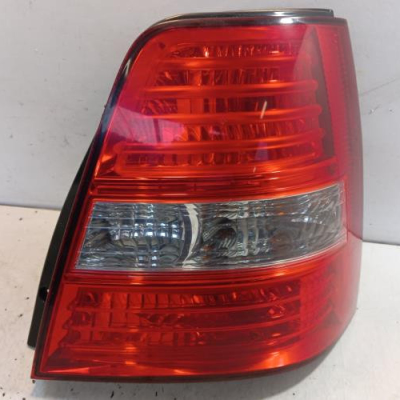 Feu arriere principal droit (feux) KIA SORENTO 1 Feu arriere principal droit (feux) KIA SORENTO 1