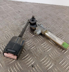 Attache ceinture avant gauche RENAULT KANGOO 1