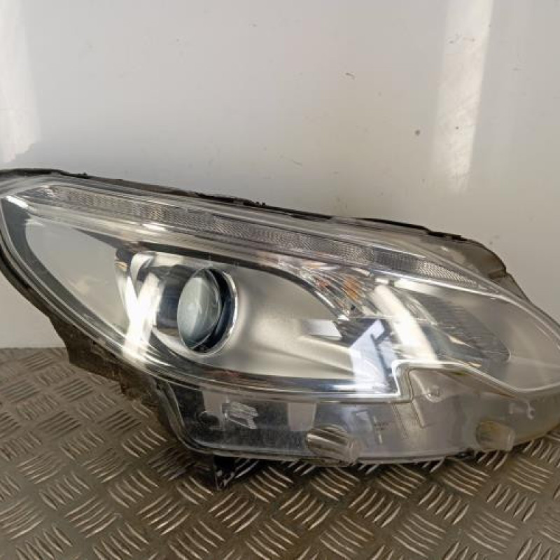 Optique avant principal droit (feux)(phare) PEUGEOT 2008 1