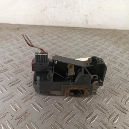 Serrure de porte de coffre gauche RENAULT TRAFIC 2