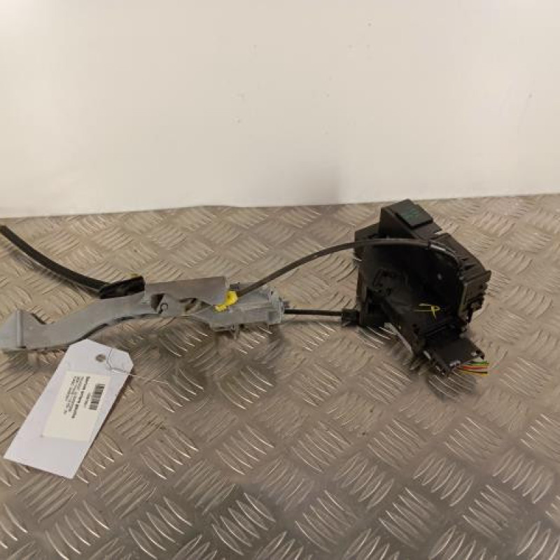 Serrure arriere gauche PEUGEOT 3008 1