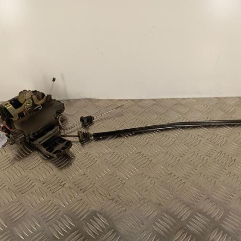 Serrure avant droit VOLKSWAGEN GOLF 4
