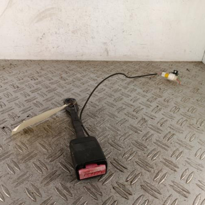 Attache ceinture avant gauche PEUGEOT 307