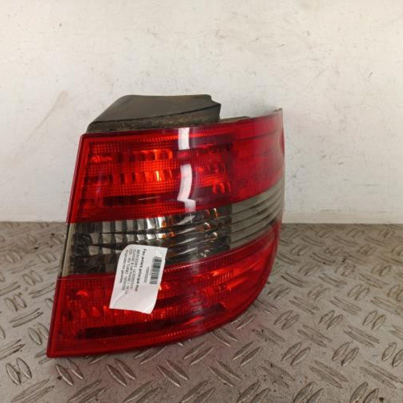 Feu arriere principal droit (feux) MERCEDES CLASSE B 245