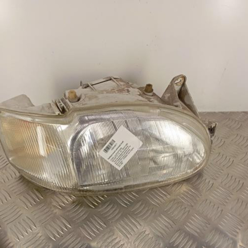 Optique avant principal droit (feux)(phare) FORD ESCORT 6